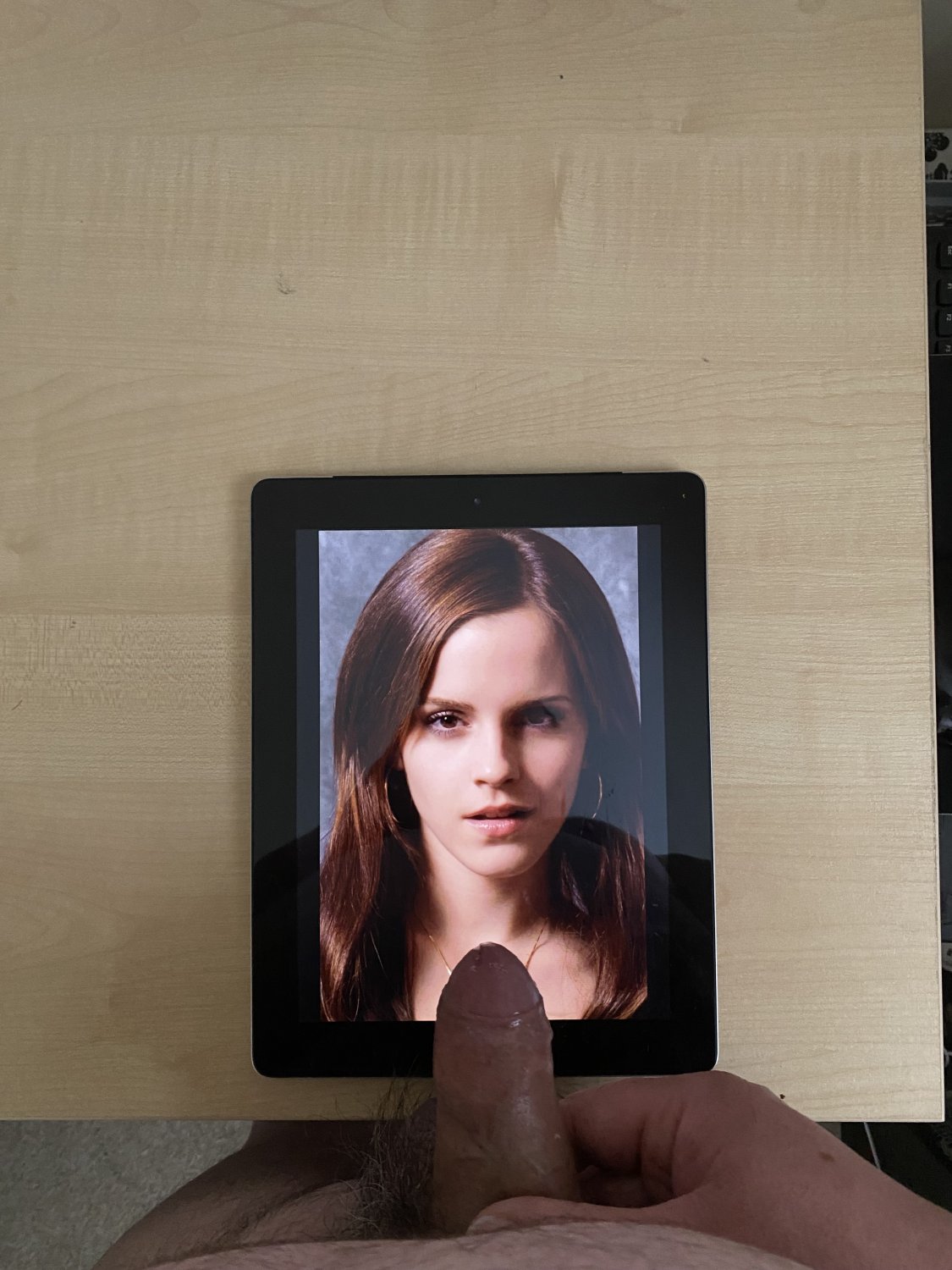 XVco7TO2 Emma Watson Cum & Piss Tribute 08.jpg